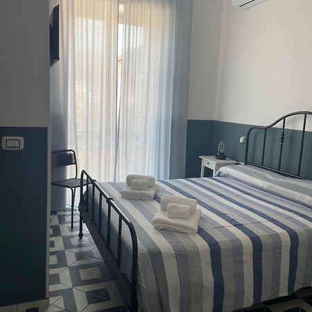 Hotel Donna Maria Sapri Exterior foto